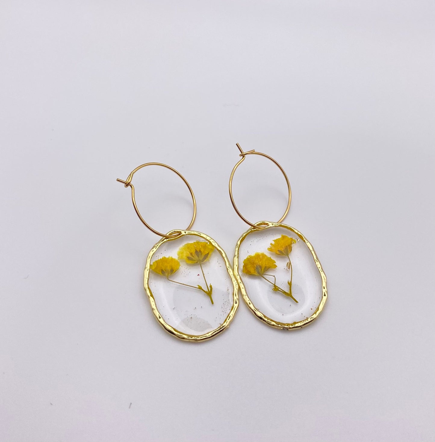 Hammered Gold Small Yellow Flowers on Small Gold Hoop