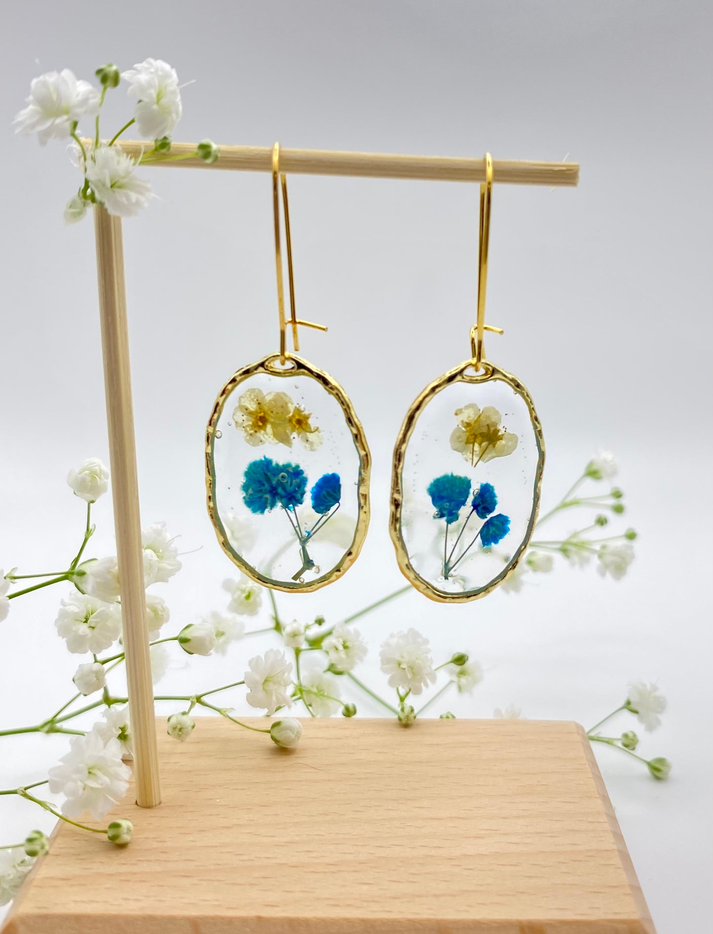Hammered Medium Gold Blue and White Baby’s Breath on Kidney Ear Wire
