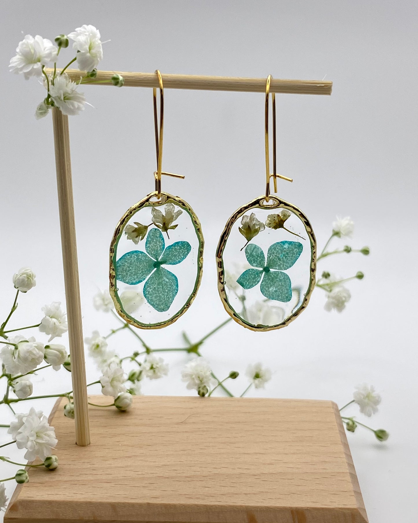 Hammered Medium Gold Teal Flower White Baby’s Breath on Kidney Ear Wire
