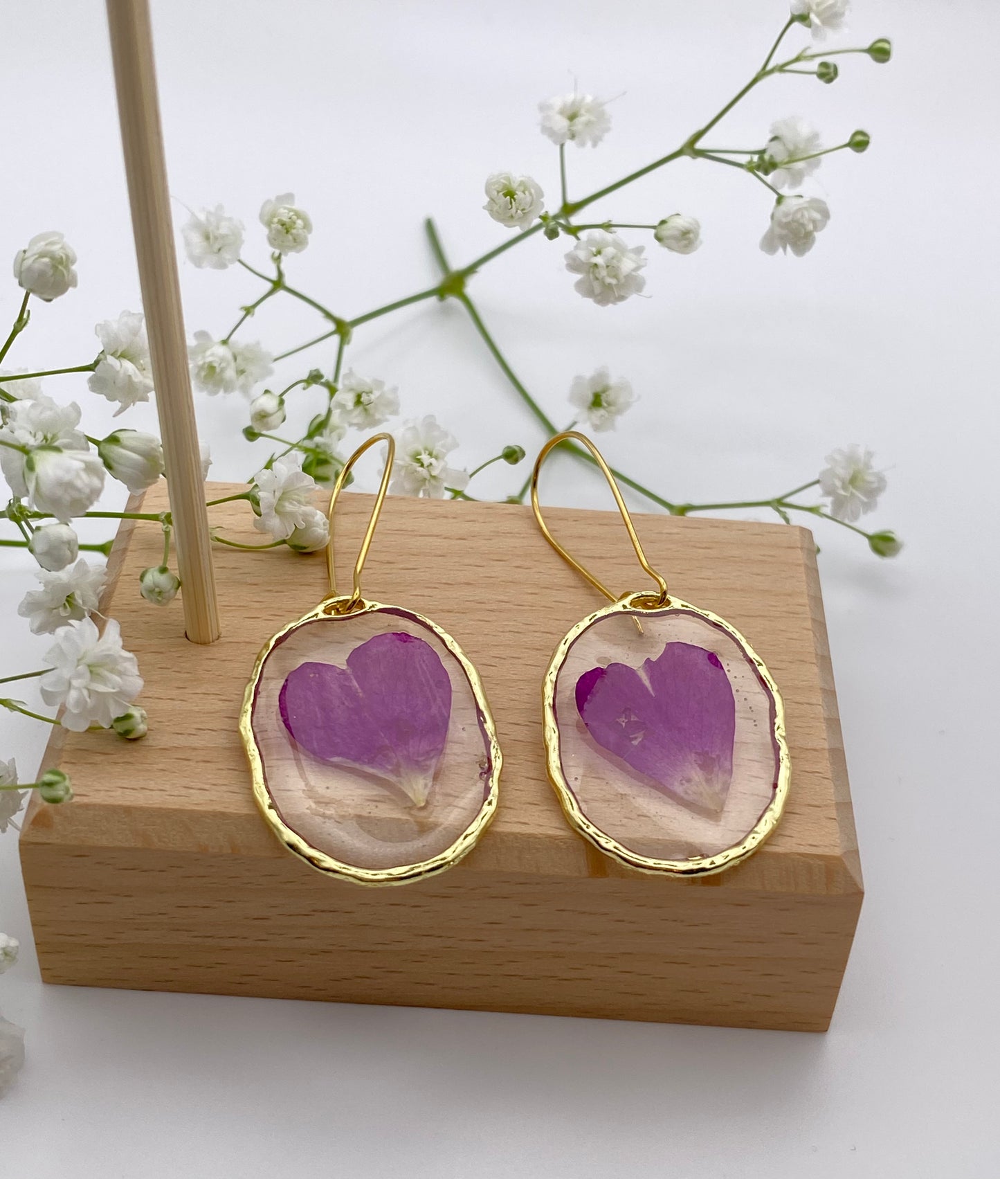 Hammered Gold Purple Heart Petal on Gold Kidney Wire