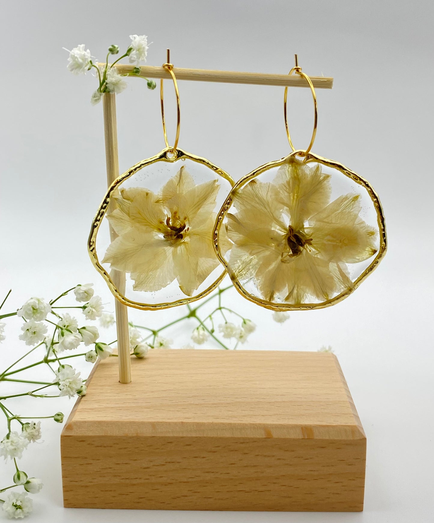 Hammered Gold Large White Flower on Small Gold Hoop