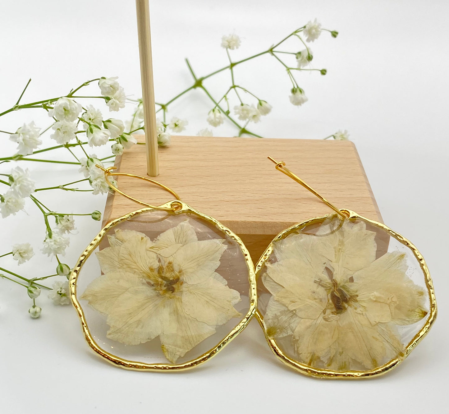 Hammered Gold Large White Flower on Small Gold Hoop