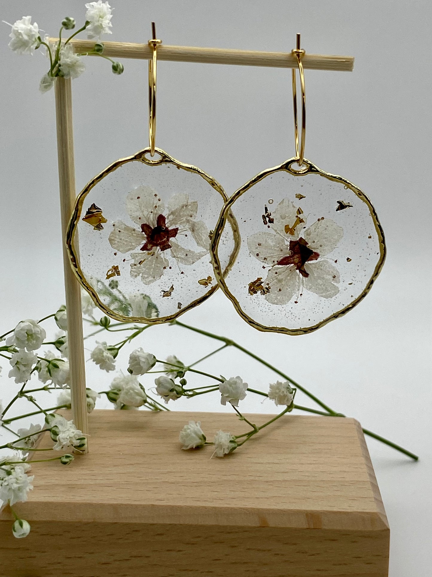 Hammered Large Gold White Flower with Gold Flecks on Small Gold Hoop