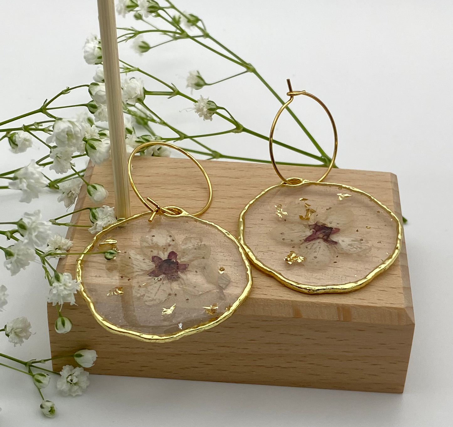 Hammered Large Gold White Flower with Gold Flecks on Small Gold Hoop