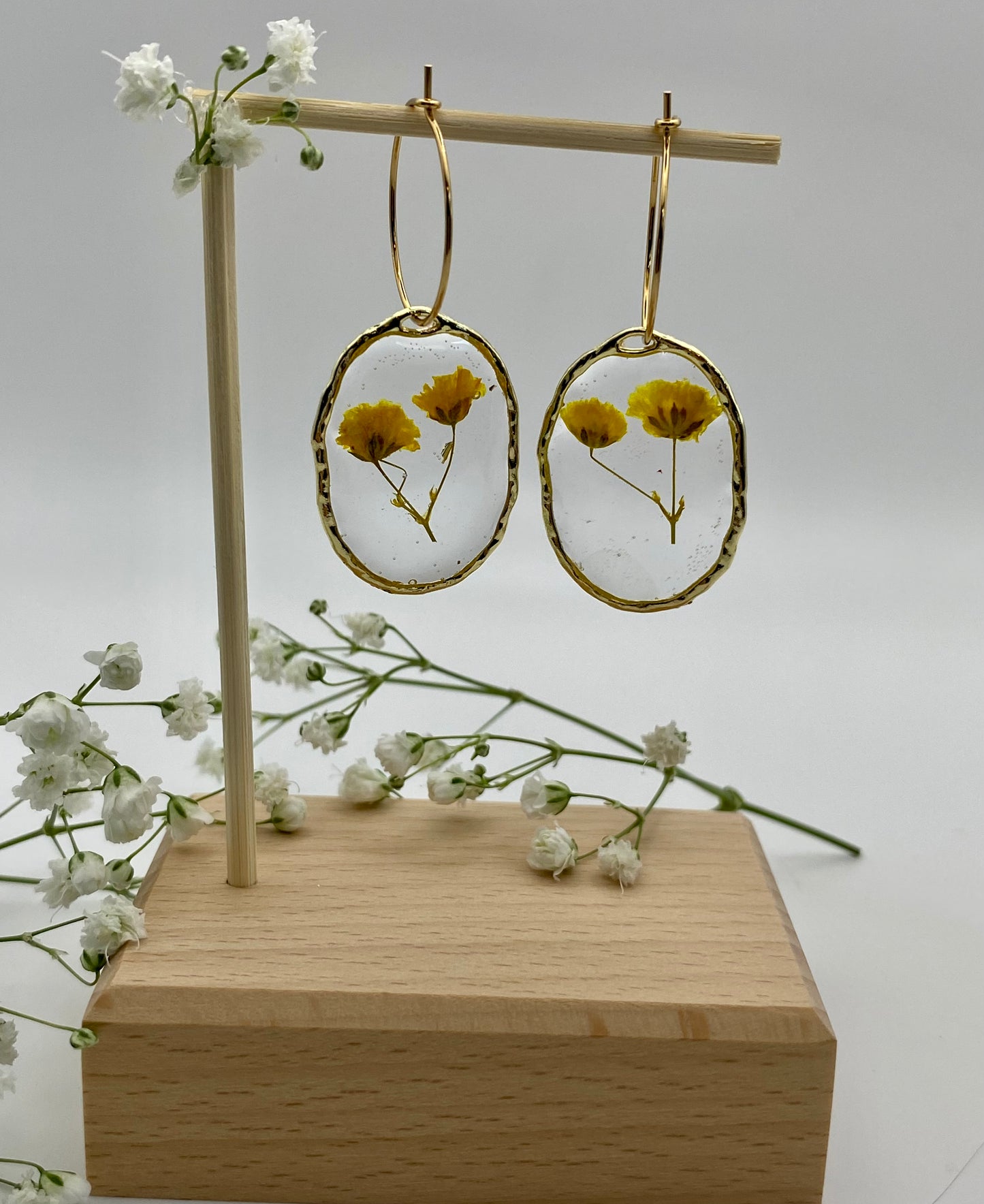 Hammered Gold Small Yellow Flowers on Small Gold Hoop
