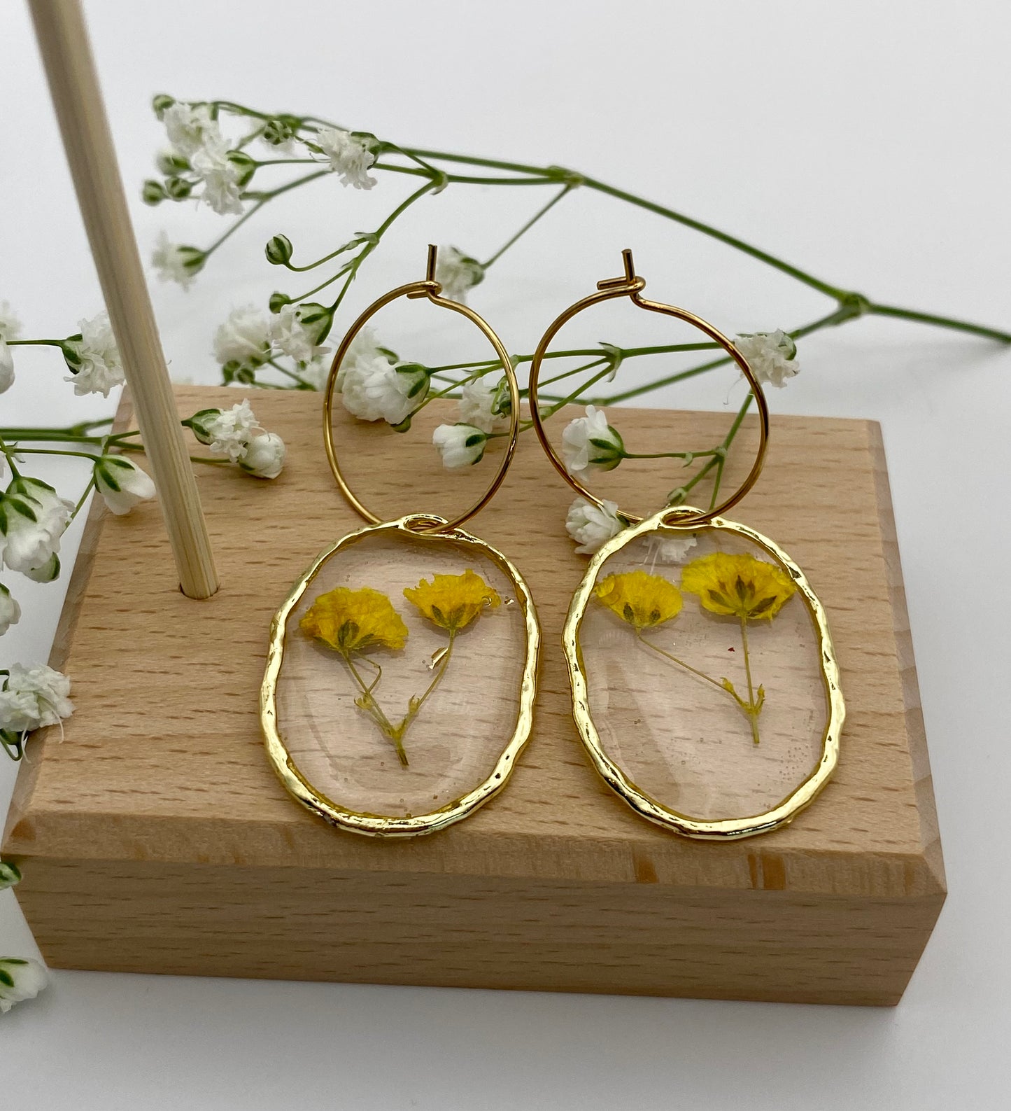 Hammered Gold Small Yellow Flowers on Small Gold Hoop