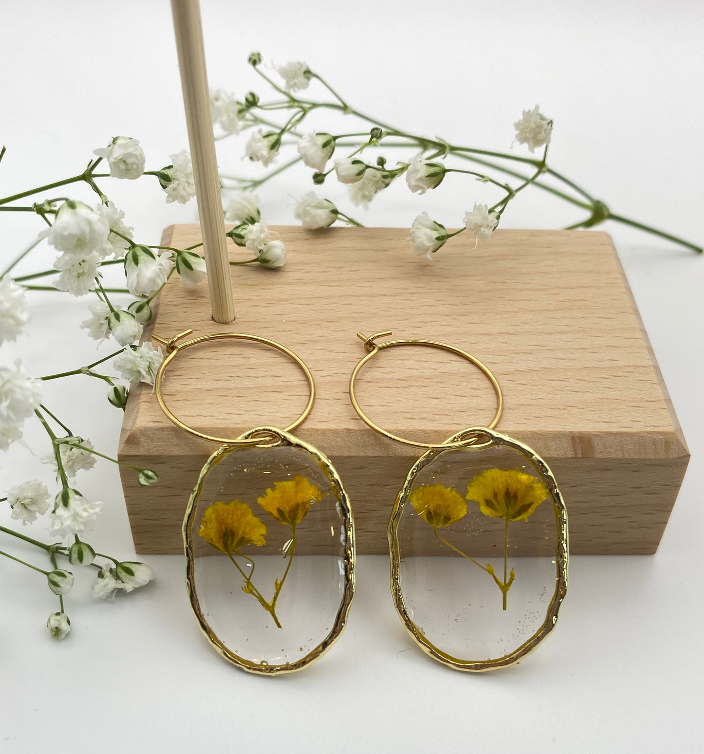 Hammered Gold Small Yellow Flowers on Small Gold Hoop