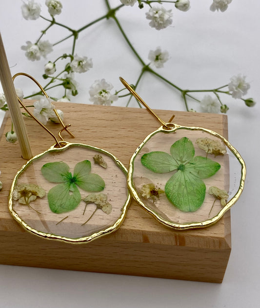 Hammered Large Gold Green Flower White Baby’s Breath Gold Kidney Wire
